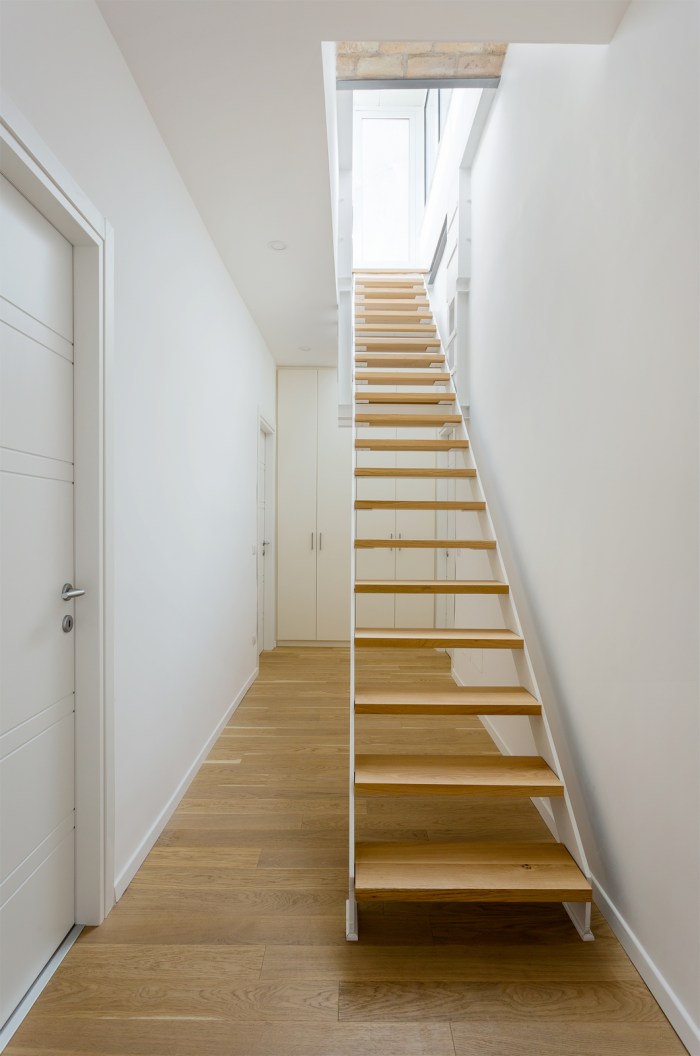 Casa E, la scala alla terrazza